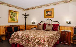 Wine Cellar King Room Photo 2